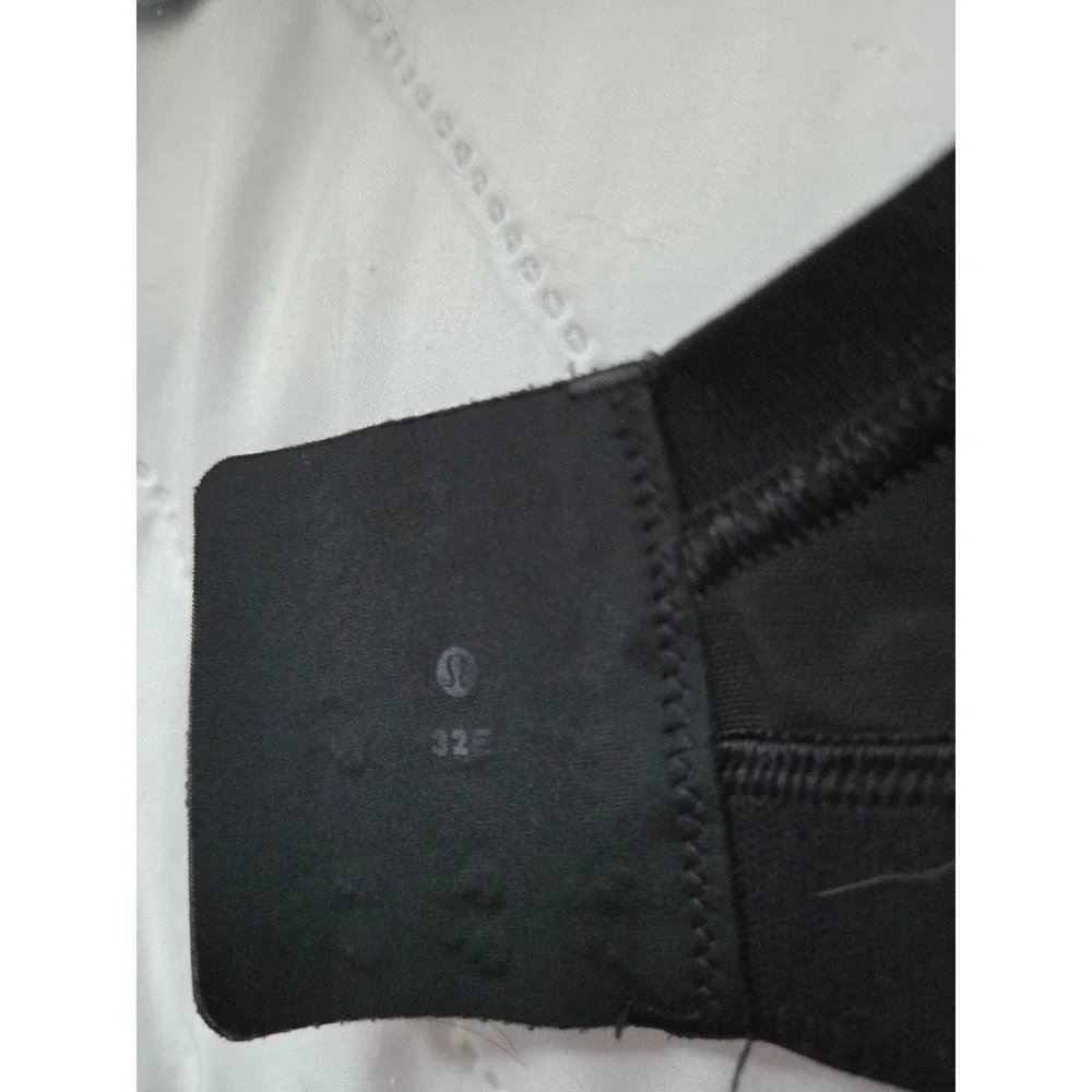 Lululemon High Support Sports Bra Black 32E Adjustable Straps Gym Running